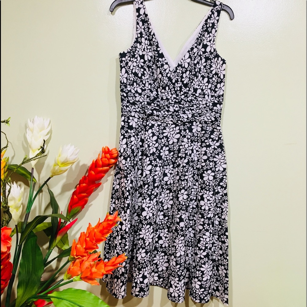 VAN HEUSEN Dress size 8